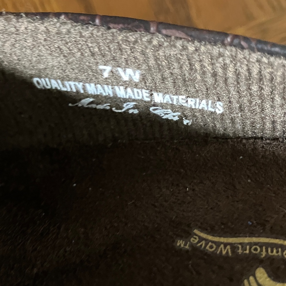Easy Street Comfort Waves Shoes - Picture 7 of 7